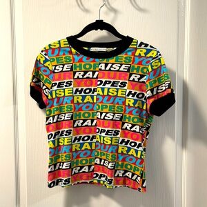 Alice + Olivia “Raise Your Hopes” T-shirt. Size Small. EUC.